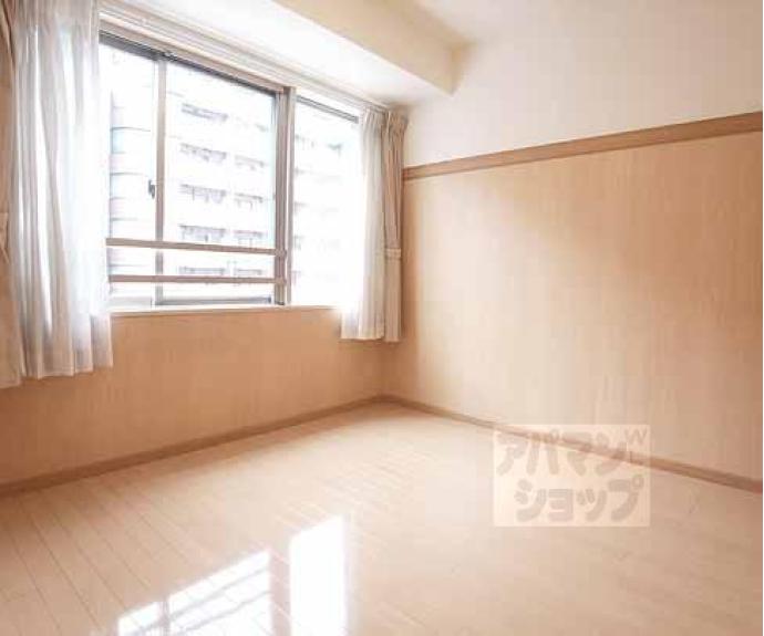 【パインフィールド西院】間取