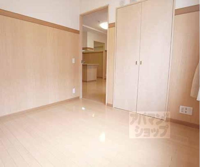 【パインフィールド西院】間取