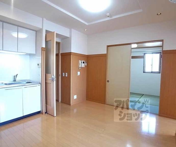 【パインフィールド西院】間取