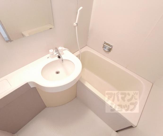 【メゾン・ド・六角】間取