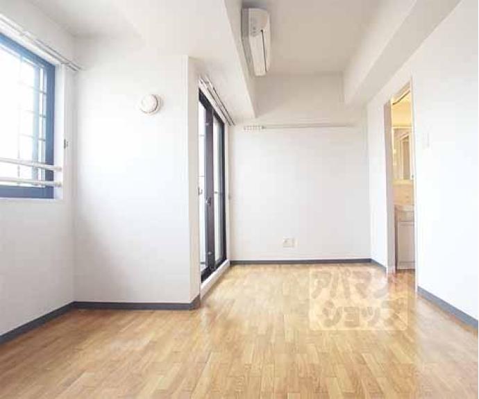 【エル・セレーノ西院Ⅱ番館】間取