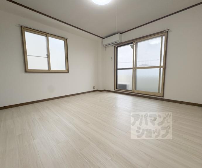 【シルクハウス２】間取