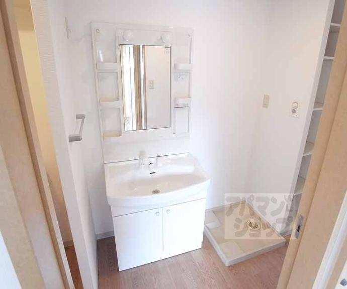 【アテナリー右京】間取