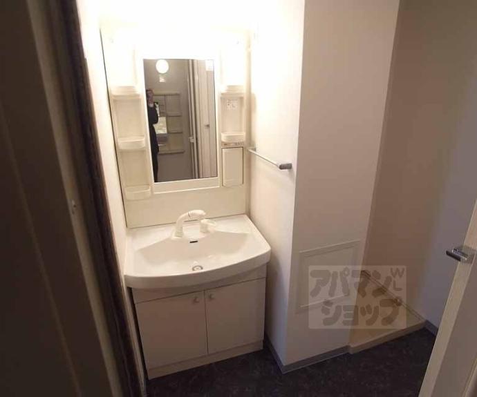 【アテナリー右京】間取