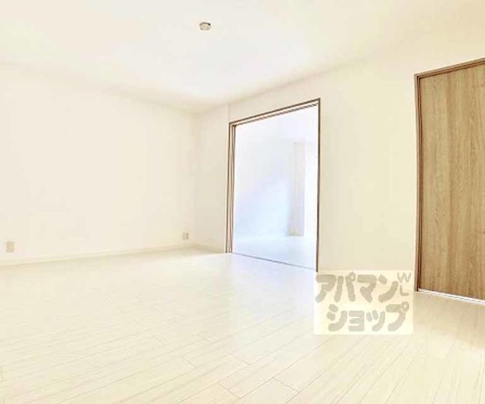 【ウエストウイング嵯峨】間取