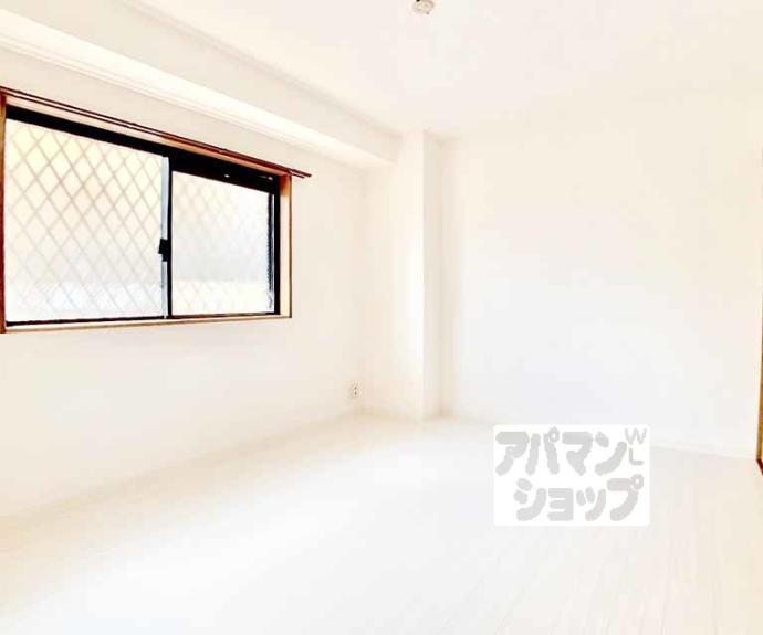 【ウエストウイング嵯峨】間取