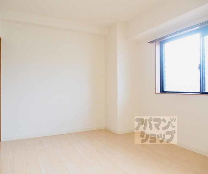 【ウエストウイング嵯峨】間取