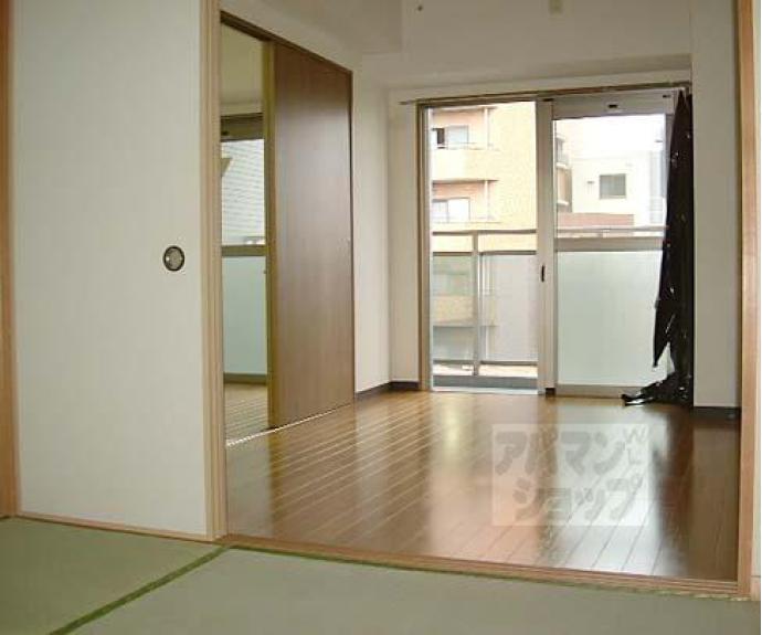 【パレスコート二条】間取