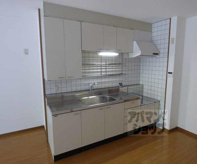 【パレスコート二条】間取