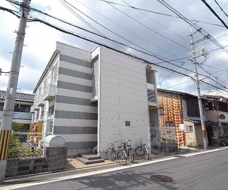 レオパレス万里小路
