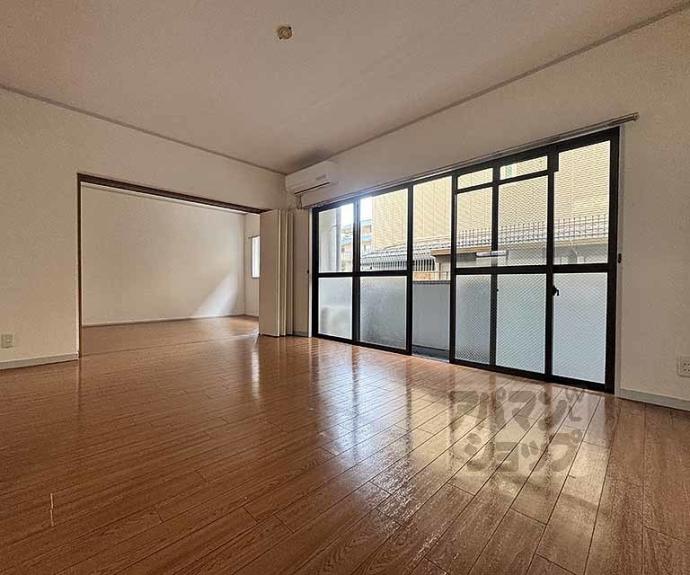 【グランレブリー御所東】間取