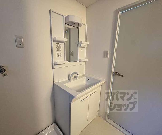 【グランレブリー御所東】間取