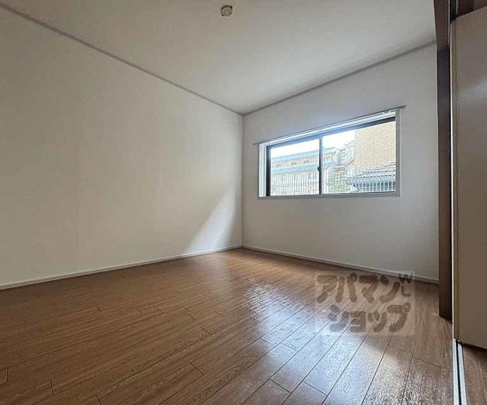 【グランレブリー御所東】間取