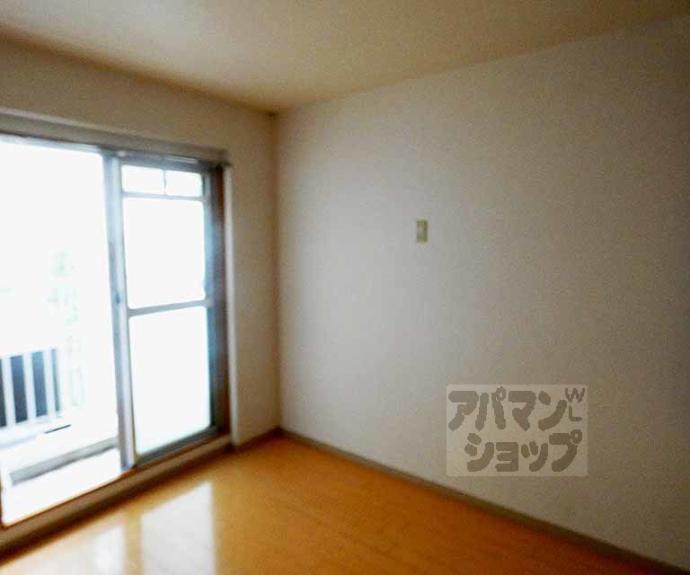 【カリヨン出町】間取