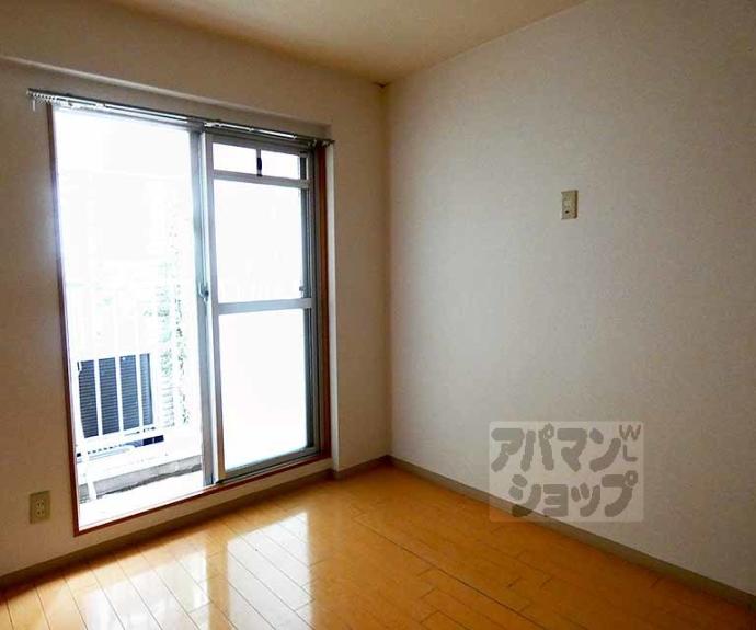 【カリヨン出町】間取