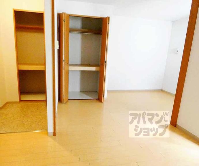 【カリヨン出町】間取