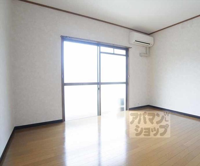 【エスメラルダ北白川】間取