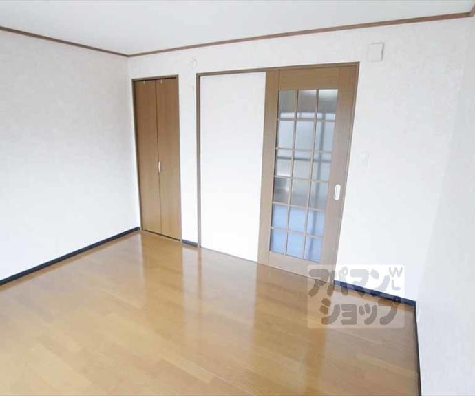 【エスメラルダ北白川】間取