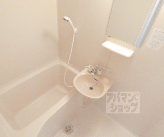 【Ａ．Ｐ．Ｔ．ＢＲＥＥＺＥ】間取