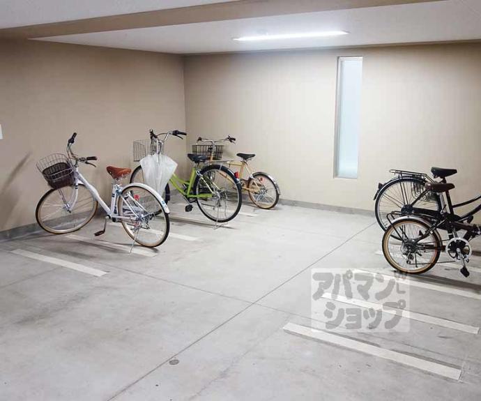 【シュシュパルク六条院】間取