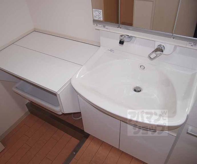 【シュシュパルク六条院】間取