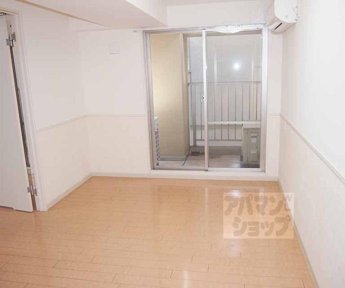 【シュシュパルク六条院】間取