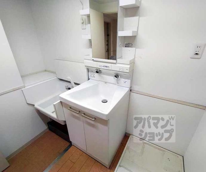 【シュシュパルク六条院】間取