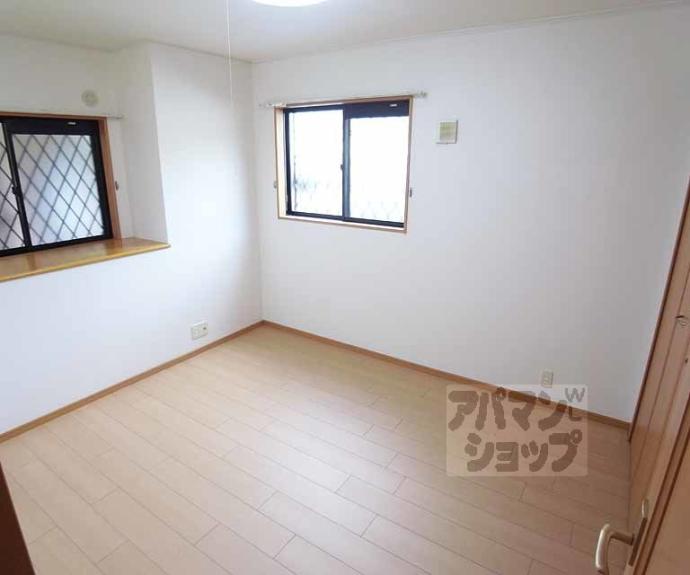 【ＳＰＲＩＮＧ　ＣＯＵＲＴ】間取