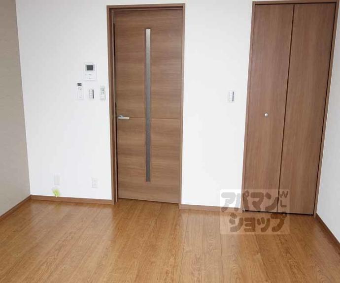 【デュラカーサ・ルシア鳥羽街道】間取