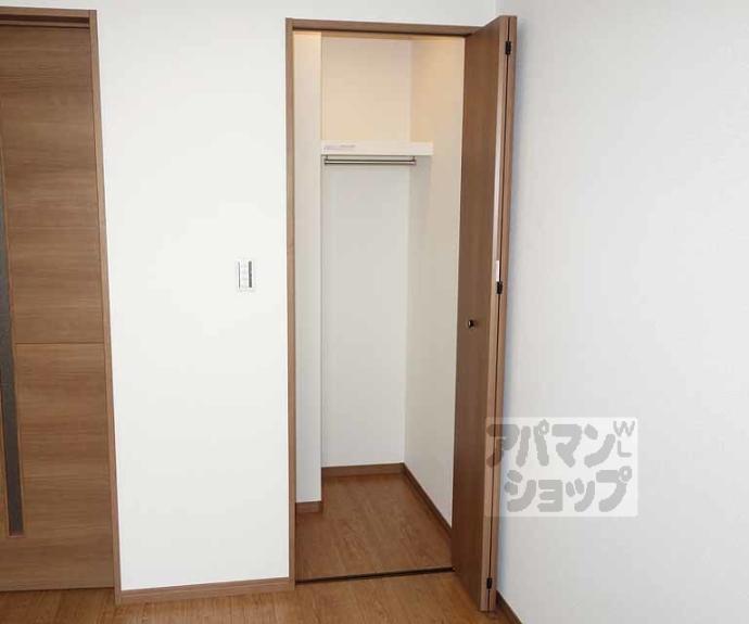 【デュラカーサ・ルシア鳥羽街道】間取