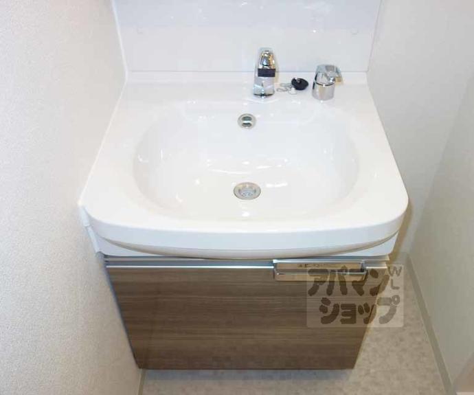 【プレサンスＴＨＥ　ＫＹＯＴＯ　華苑】間取