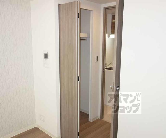 【プレサンスＴＨＥ　ＫＹＯＴＯ　華苑】間取