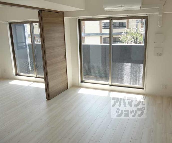 【クリスタルグランツ京都西大路】間取