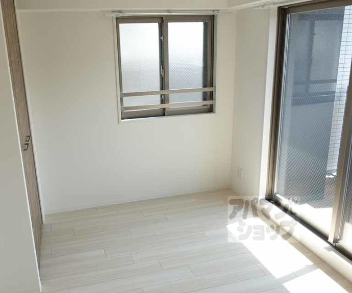 【クリスタルグランツ京都西大路】間取