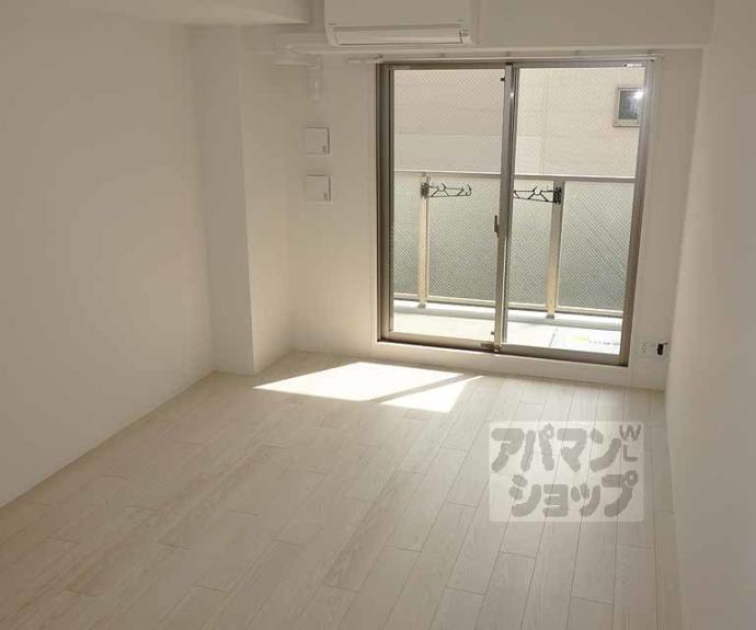 【エスプレイス京都RAKUNAN】間取