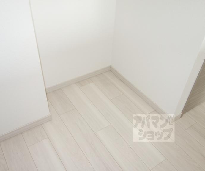 【プレサンスロジェ京都西大路】間取