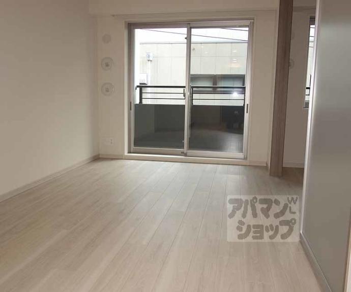 【プレサンスロジェ京都西大路】間取