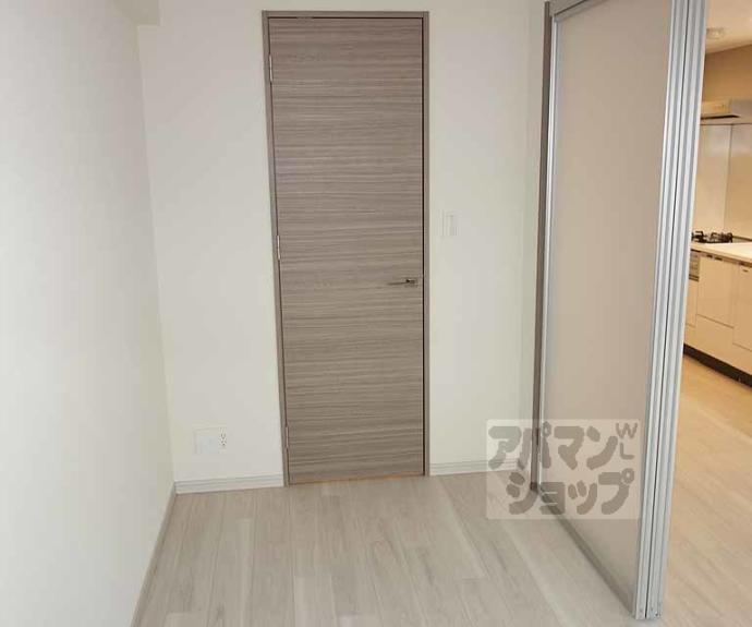 【プレサンスロジェ京都西大路】間取