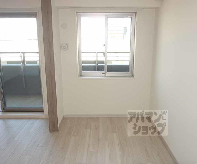 【プレサンスロジェ京都西大路】間取