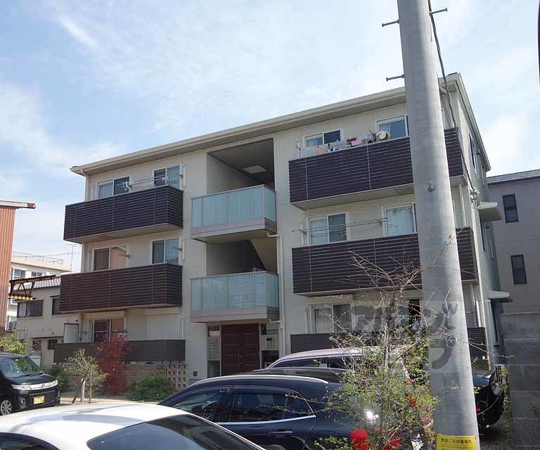 シャーメゾン三久