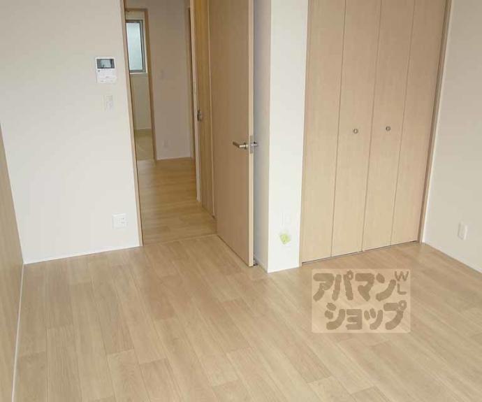 【新コゥジィーコート烏丸】間取