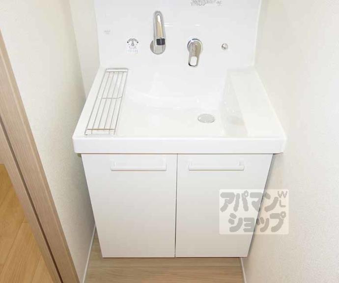 【新コゥジィーコート烏丸】間取