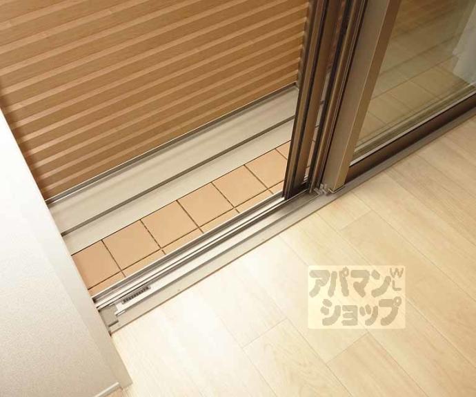 【新コゥジィーコート烏丸】間取