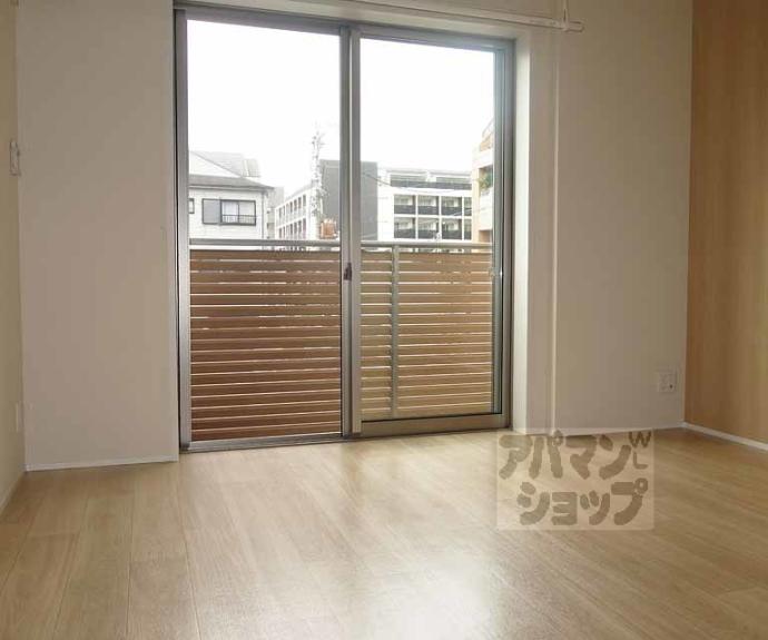 【新コゥジィーコート烏丸】間取