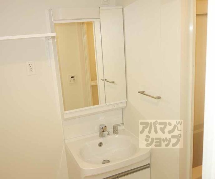 【Ｄａｉｗａ　Ｇｒａｃｅ　Ｍａｉｓｏｎ　京都西七条】間取