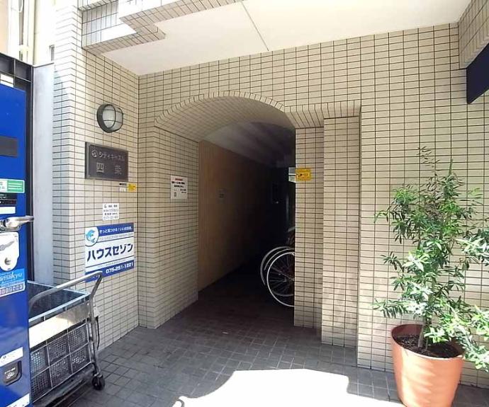 【シティキャスル四条】間取