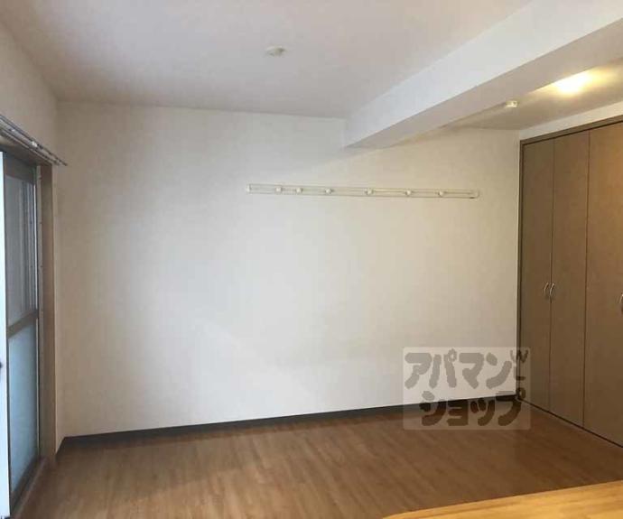 【エリーフラッツ嵐山】間取