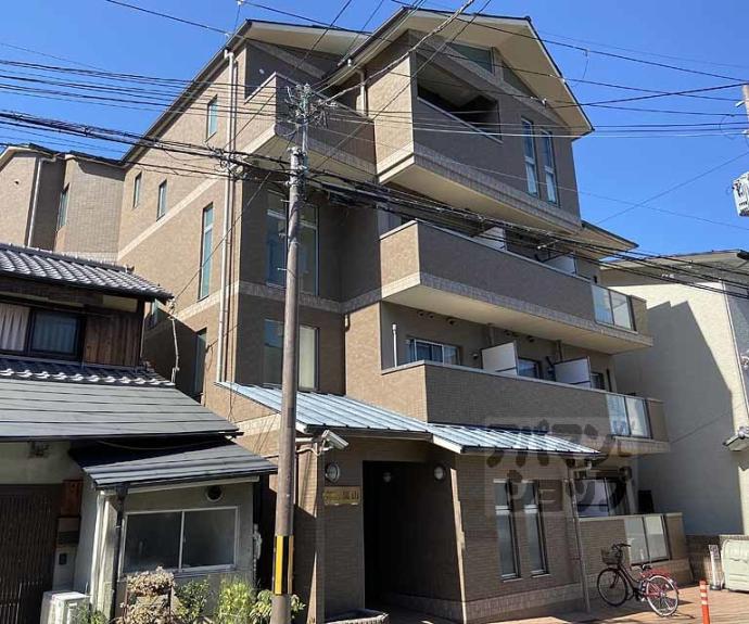 【エリーフラッツ嵐山】間取