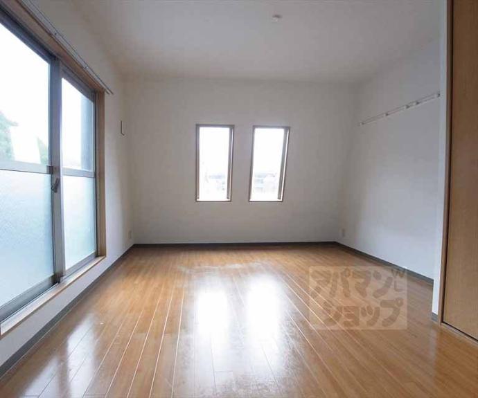 【エリーフラッツ嵐山】間取