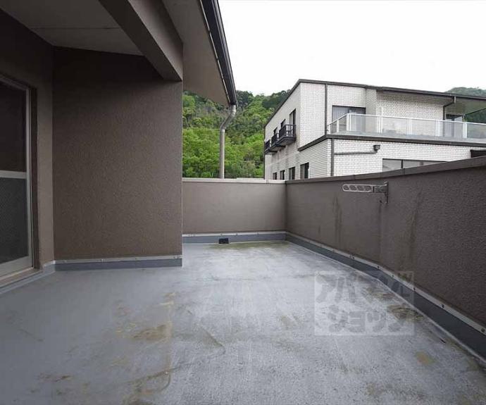 【エリーフラッツ嵐山】間取